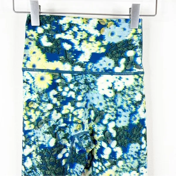 NEW Aerie OFFLINE Goals 3D Floral High Rise Leggings Women's Size‎ XS Gym Girl - Image 4