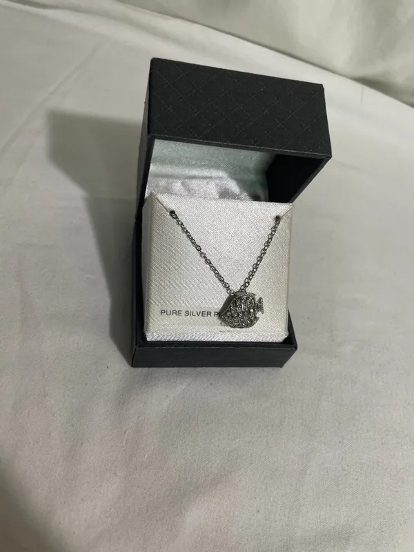 Silver Tone Fish Pendant Necklace Clear Rhinestone Accent 18" Chain Gift Box - Image 2