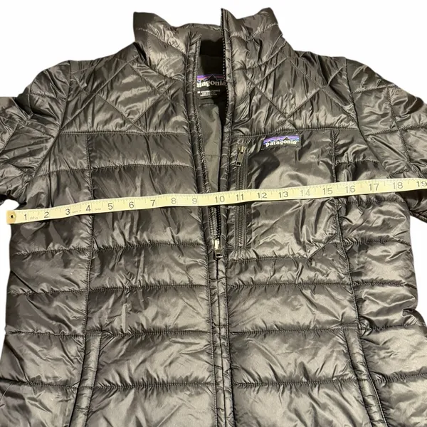 Patagonia Women’s Light Weight Black Puffer Jacket Medium - Image 6
