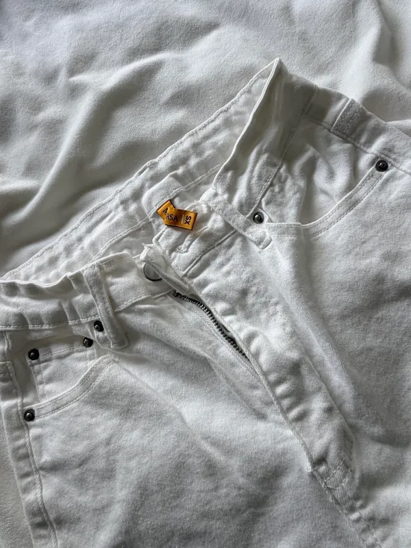 Shein White High-Waisted Jeans Flare - Image 6
