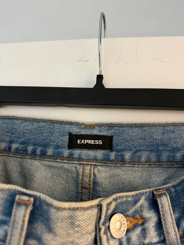 Express Jeans High-Rise Mom Jeans - Image 2