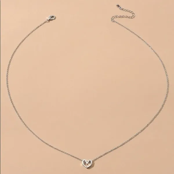 3/$30 🤍 Tiny Heart Necklace Silver - Image 2