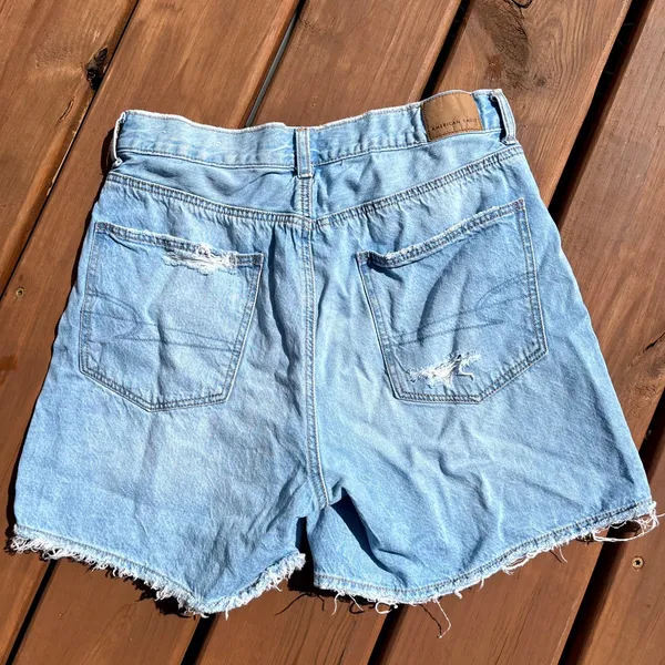 American Eagle Jean Shorts Light Wash Blue Denim Highest Rise Baggy Women Size 6 - Image 2