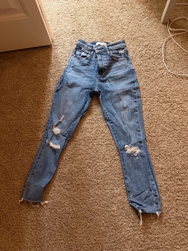 Abercrombie High-Rise Jeans - Image 2