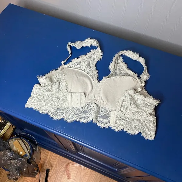 Aerie Lace padded Bralette in Soft green size Medium - Image 3