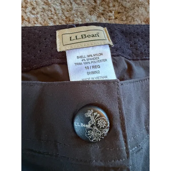 L.L. Bean Women's Comfort Trail Cropped Hiking Pants Gray / Charcoal Capris - Image 3