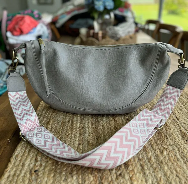 Anthropologie Luna Slouchy Crossbody Bag - Image 4