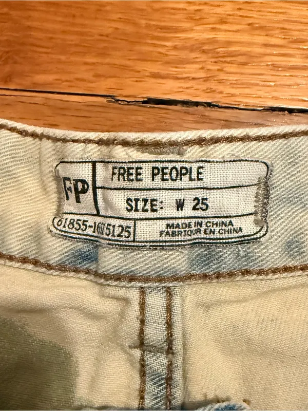 Free‎ People Studded Distressed Jean Shorts Size 25 - Image 3
