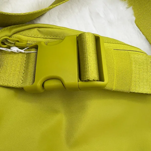Lululemon Everywhere Belt Bag Neon Green Chartreuse Fanny Pack‎ Rare Color Y2K - Image 9