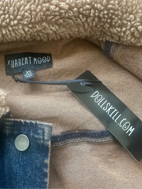 Dolls Kill Blue Denim Bomber Jacket with Tan Sherpa Collar - Image 5