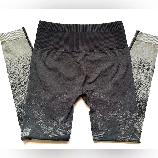 Gymshark Adapt Ombre Seamless‎ Leggins Black and White High Rise Sz Small - Image 5
