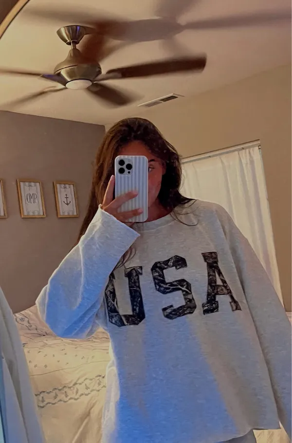USA Stitched Crewneck Gray Size M - Image 3