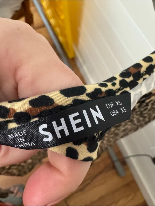 Shein animal print blouse that ties in the back - Image 4
