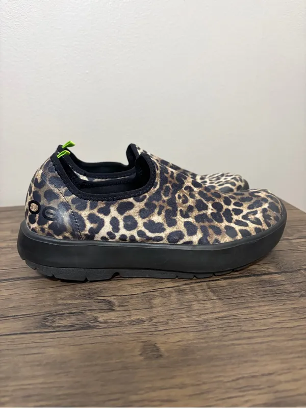 Oofos OOmg eeZee Women’s Size 9 EU 40 Shoes Cheetah Black Sole Recovery Sneaker - Image 2