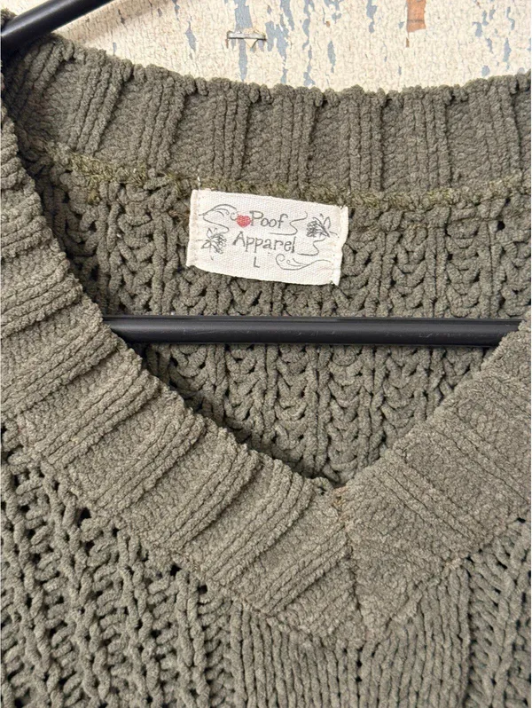 Cozy Poof Apparel chunky knit sweater, size Large, olive army green - Image 3