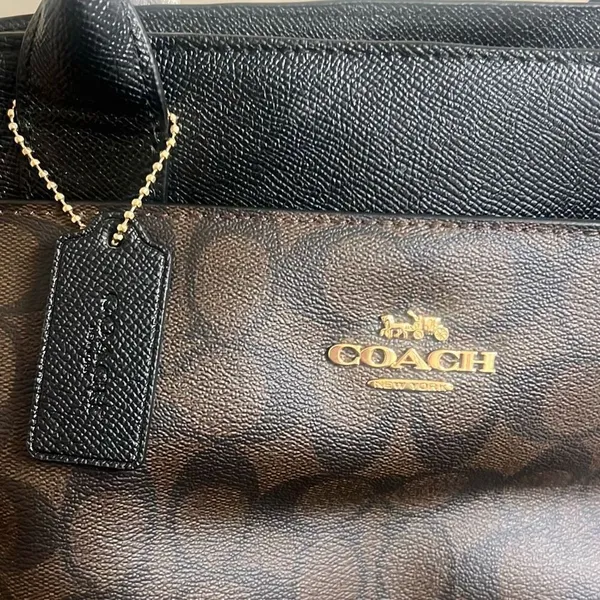 ✨Coach Casey Tote In Signature Canvas✨ - Image 11