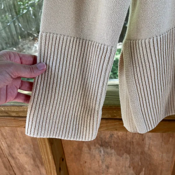 Gap Women's Long Sleeve Taupe Crew Neck Sweater Size L. NEW - Image 4