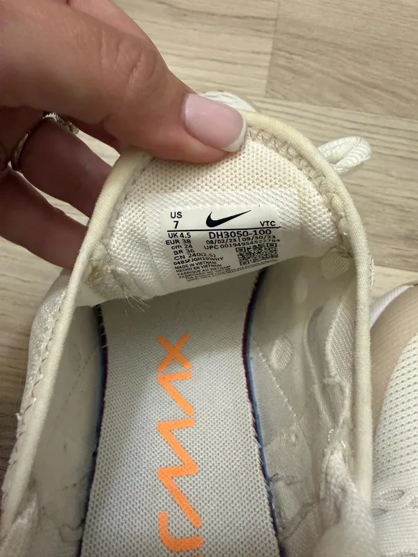 Nike Sneakers - Image 8