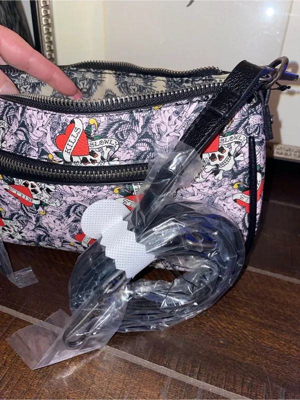NWT!! Ed Hardy “Love Kills Slowly” Pink Tattoo-Print Crossbody Shoulder Bag - Image 7