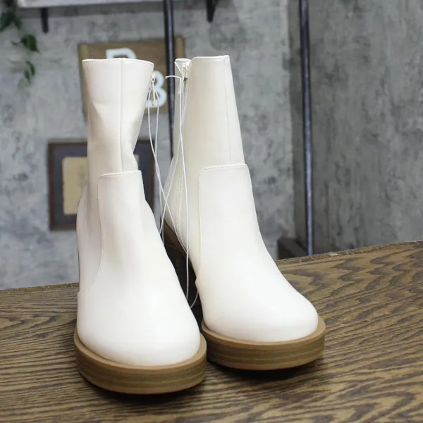 Universal Thread Jenna Platform Boots with Memory Foam Insole Off White 6M - Image 3