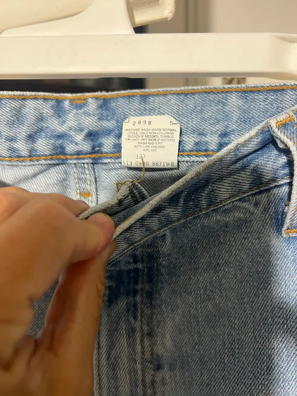Levi's Vintage 560 Loose Fit Size 36 - Image 2
