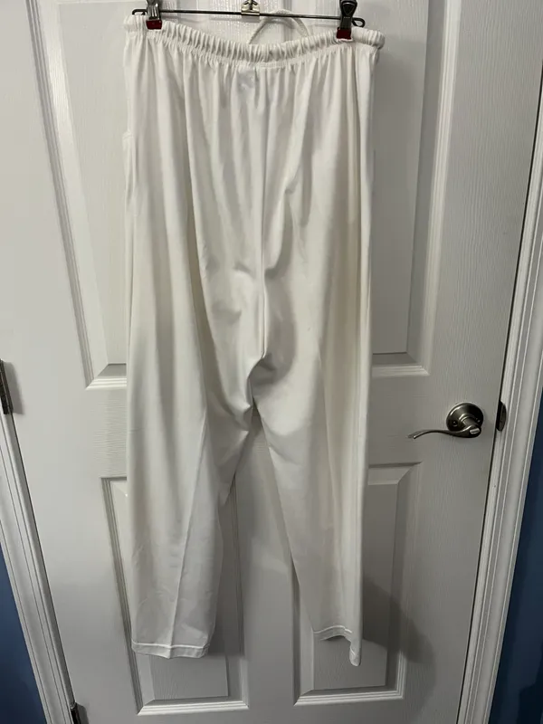 Emerald Club size medium white elastic waist pants - Image 3
