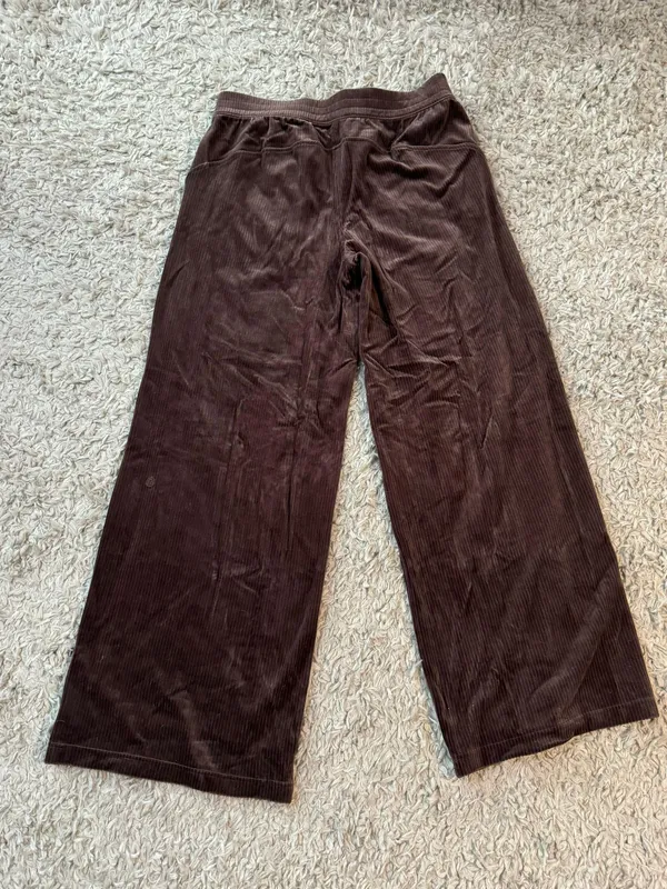 Lululemon Scuba Mid-Rise Wide-Leg Espresso Pants Ltd Edition - Image 2