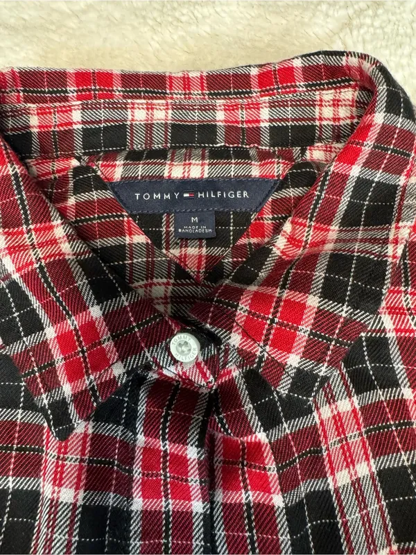 Tommy Hilfiger Women’s Lightweight Plaid Flannel Button-Down Shirt - Image 3