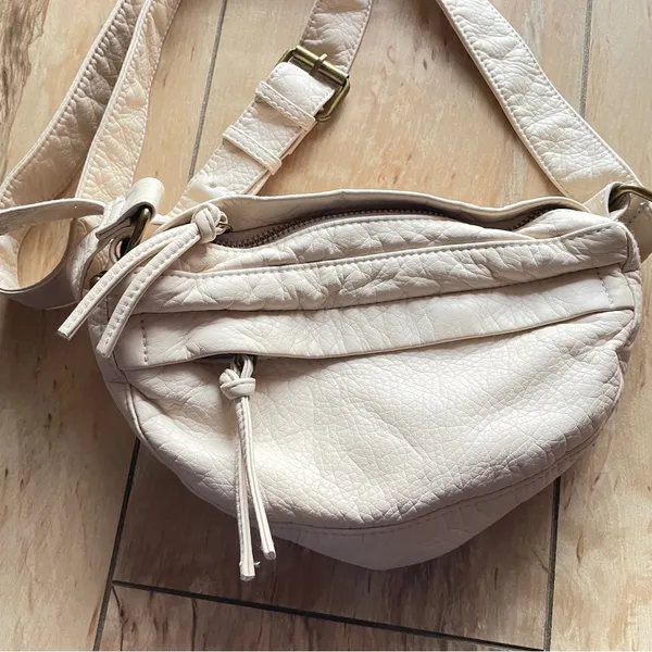 Small cream faux leather cross‎ body bag - Image 2