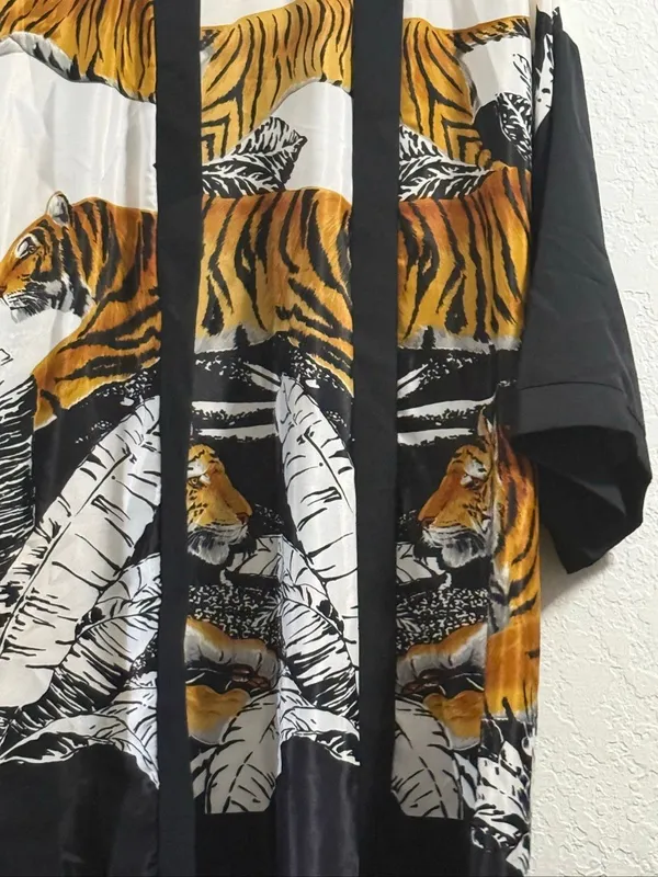 Vtg Gregory Designs Satin Kimono Jacket Tiger Animal Print Womens L Black USA - Image 3