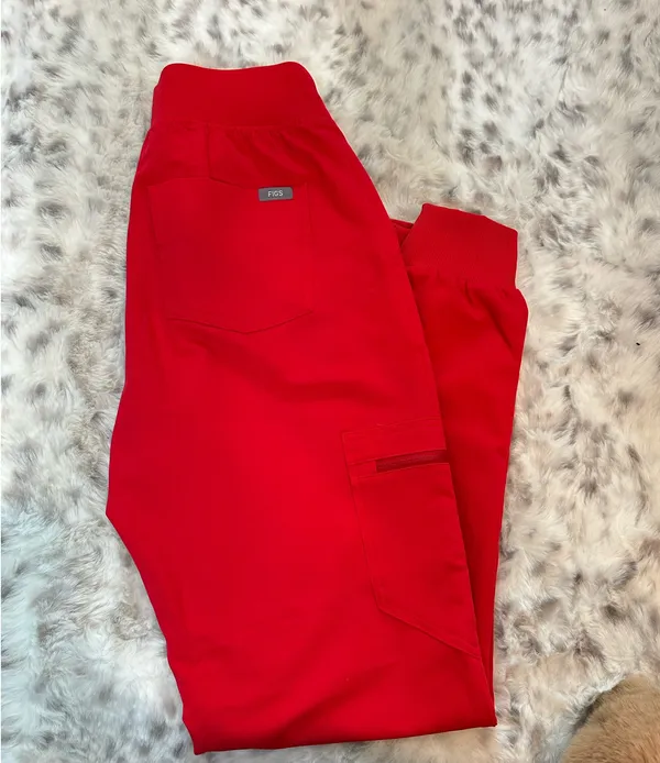 FIGS Pop Red Scrub Set - Image 6