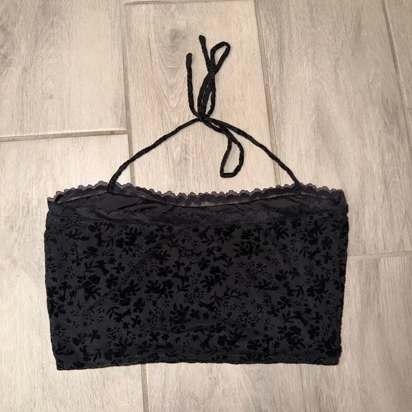 Princess Polly Black Velvet Floral Lace Halter Crop Top - Size 10 - Image 3