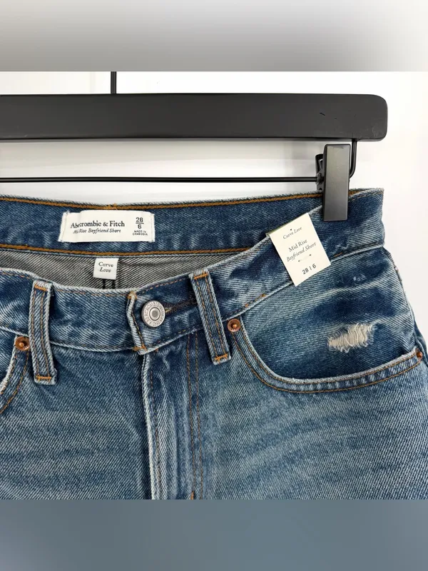 NWT ABERCROMBIE & FITCH Curve Love Mid-Rise Boyfriend Short 28/6 - Image 3