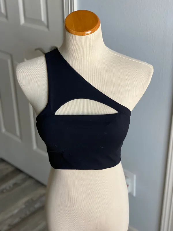 Alphalete Asymmetrical Sports Bra - Image 4