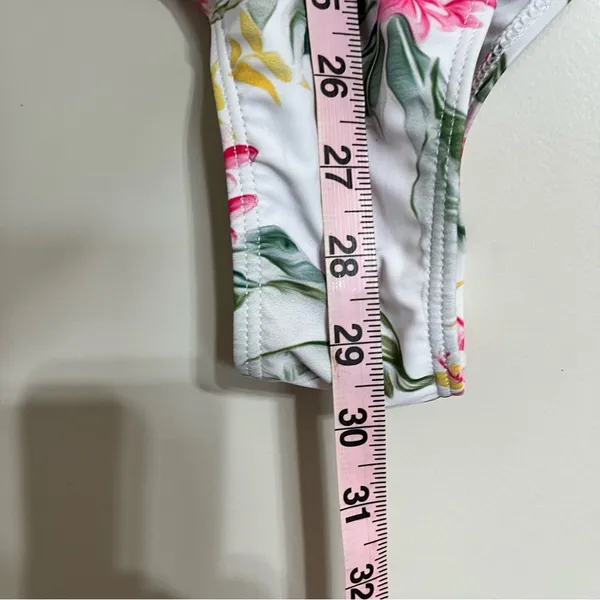 One Piece‎ Floral Swimsuit V-Neck Ruffle Tie Back Size Large NWT - Image 6