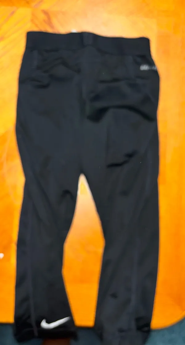Nike Pro Cropped Black Leggings - Image 4