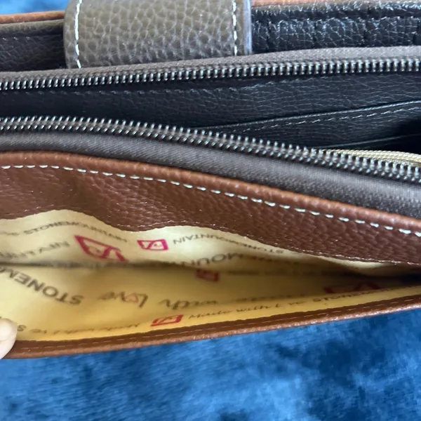 Stone Mountain Brown Pebble  Made With Love Wallet EUC - Image 3