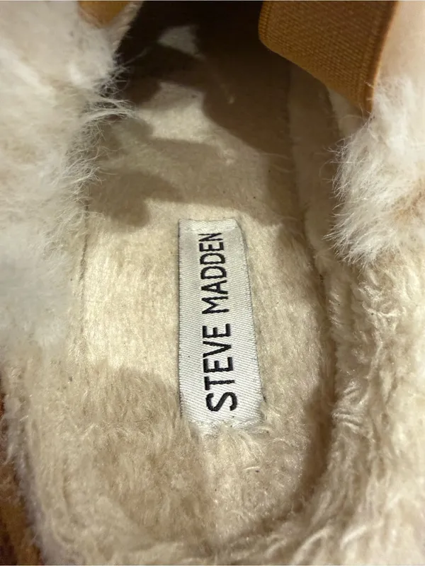 Steve Madden Tan Faux-Suede Mule Slippers with White Faux-Fur Cuff Size 8 - Image 4