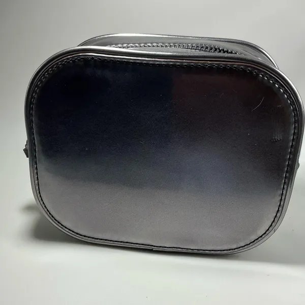 A Rare HTF Modern Vintage Tory Burch Silver Patent Leather cosmetic Makeup bag - Image 4