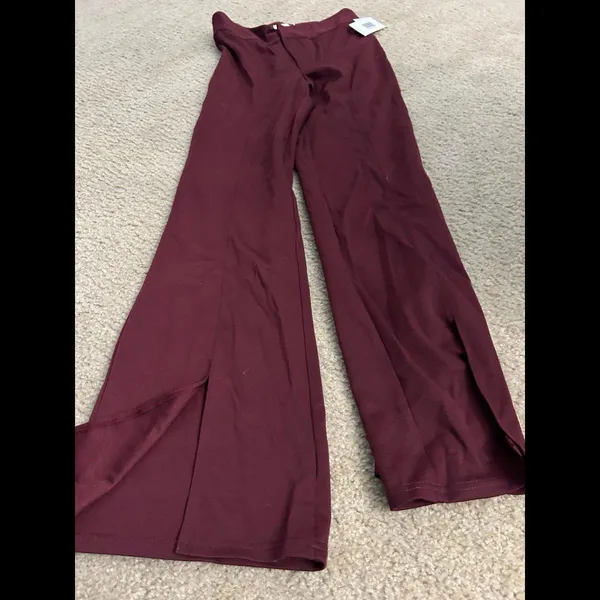 Casual burgundy size medium pants split on front bottom stretchy comfy cute - Image 2