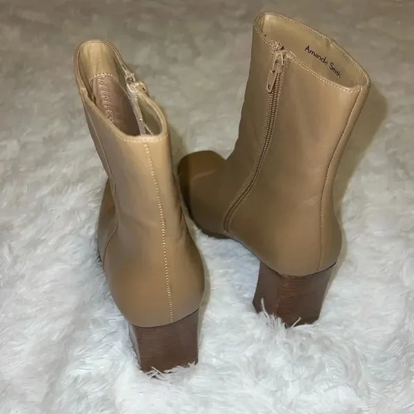 Brown Leather Amanda Smith Booties with Wooden Block Heel size 9 1/2 - Image 4