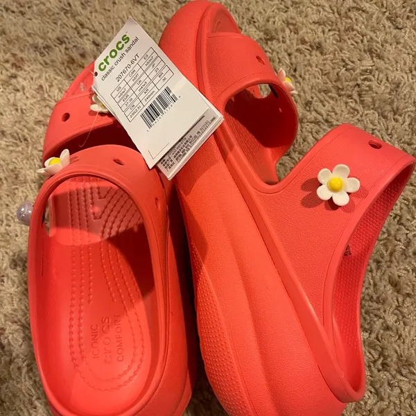 crocs women size 7 - Image 2