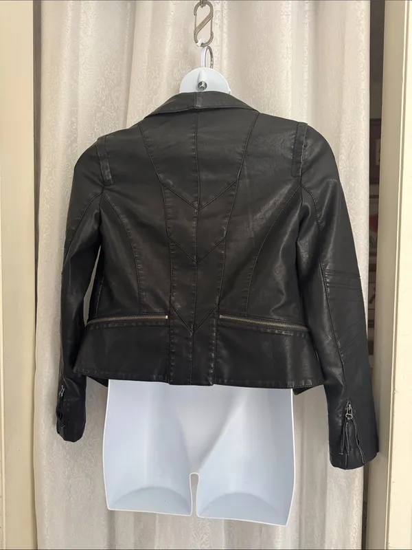 Lulu's Black Quilted Panel Leather Moto JacketSz: L - Image 4
