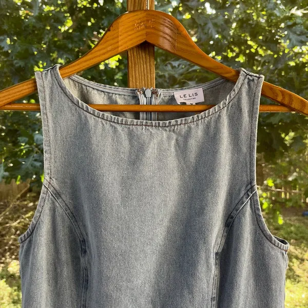 Le Lis Women's Denim Ruffle Hem Mini Dress Size M. NEW! - Image 6