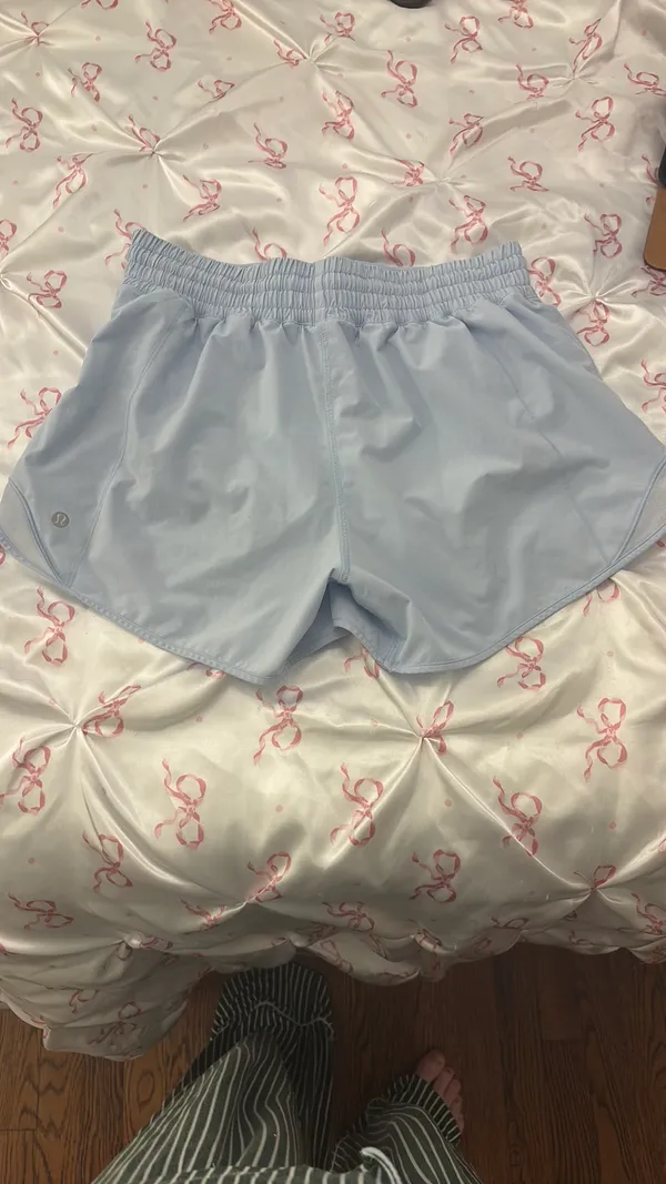 Light blue Lululemon 4 inch shorts - Image 7