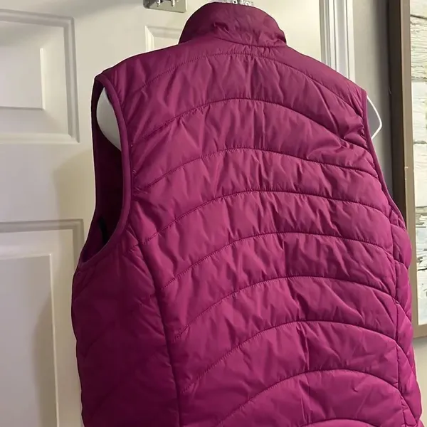 Land’s End Women’s Fuchsia Black Sleeveless Full Zip Puffer Nylon Vest-Small 6-8 - Image 12