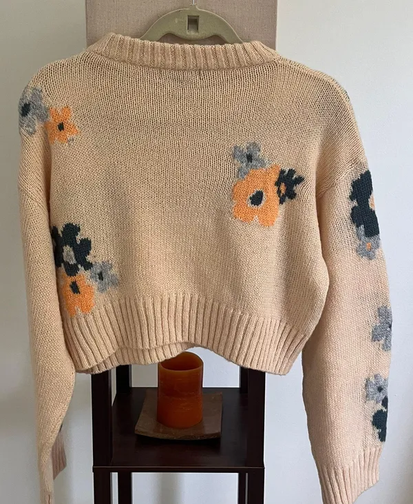 Grey Bandit Blue Blush Floral Sweater - Image 4