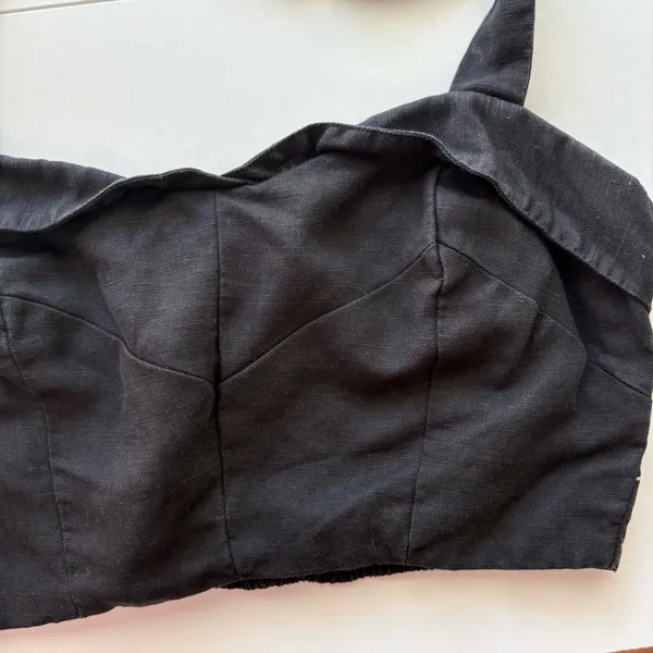 Reformation women’s size 0 Black Halter Crop‎ Top - Image 3