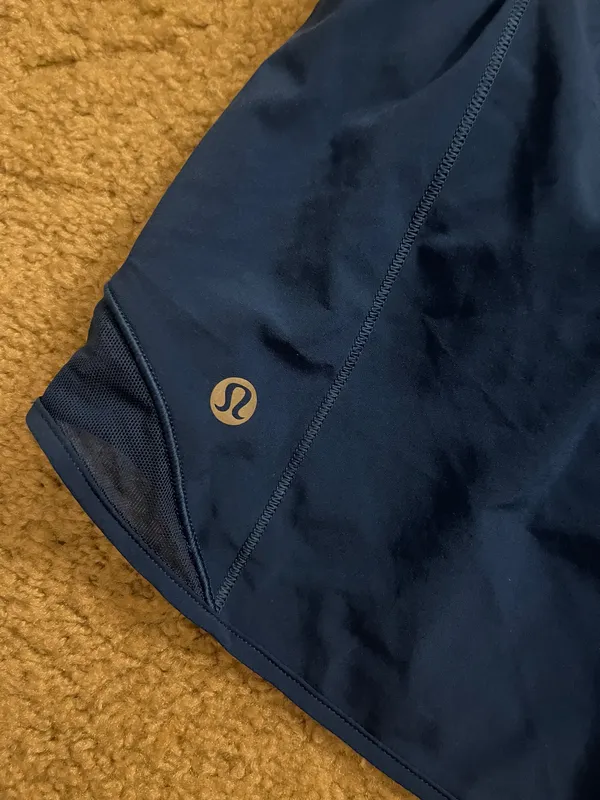 Lululemon Hotty Hot Shorts 2.5" Low-Rise - Image 5