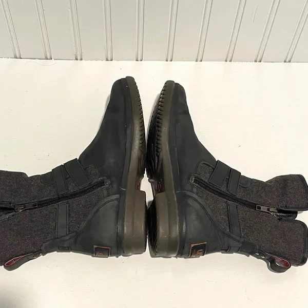 UGG Simmens Waterproof Boot Womens‎ 8.5 Black Leather Wool Moto Buckle 1005285 - Image 5